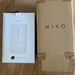 MIKO humidifier with remote